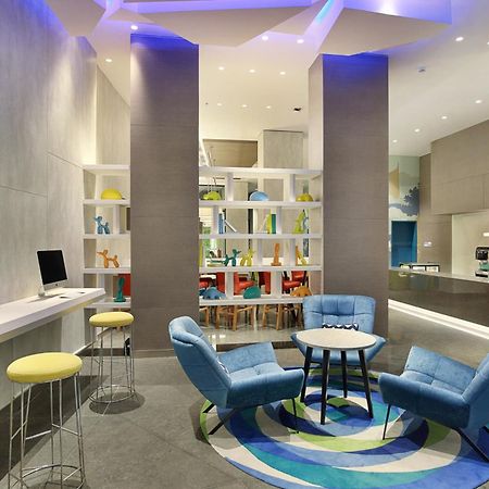 Holiday Inn Express Jakarta Wahid Hasyim By Ihg Eksteriør billede