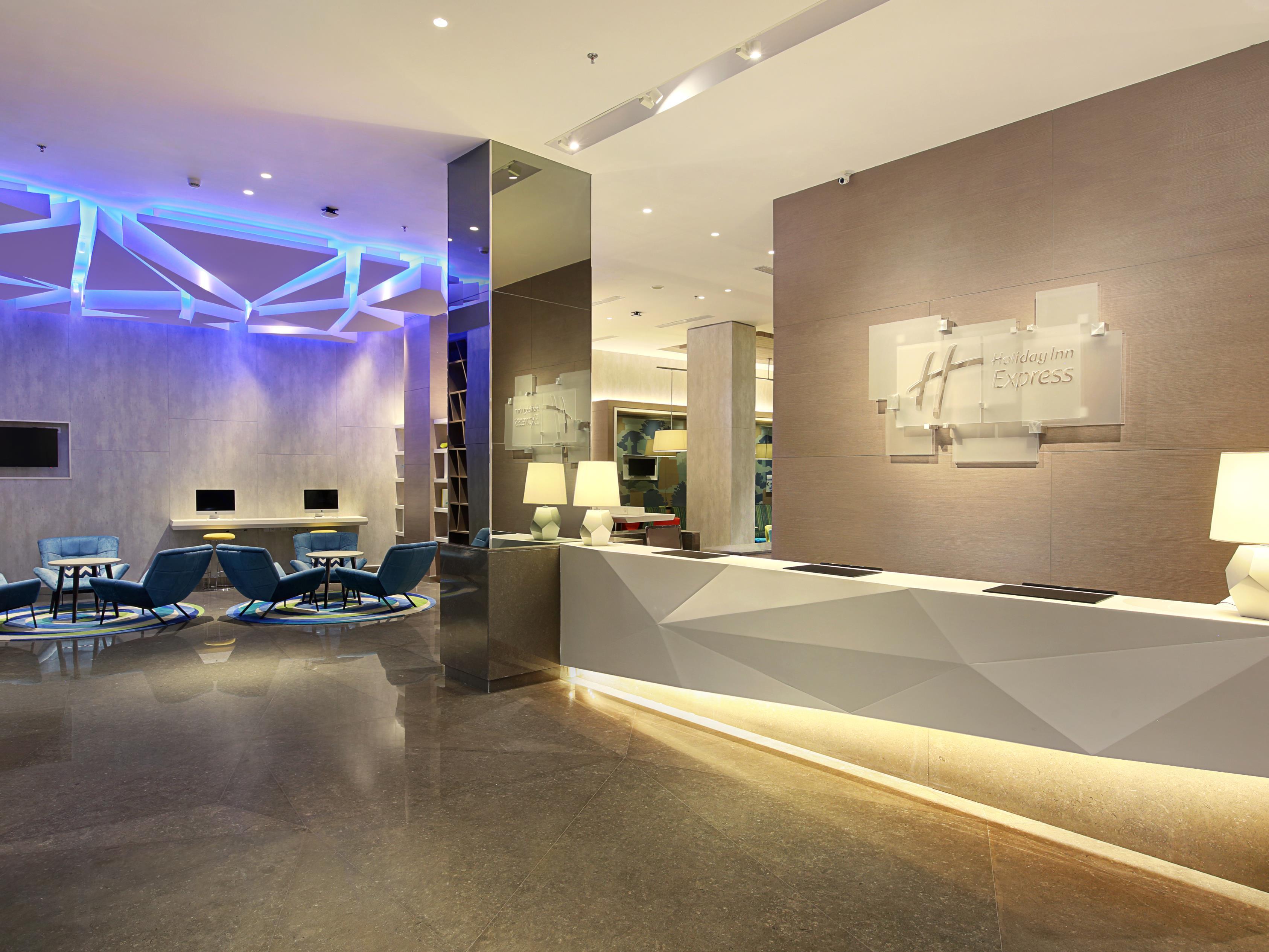 Holiday Inn Express Jakarta Wahid Hasyim By Ihg Eksteriør billede
