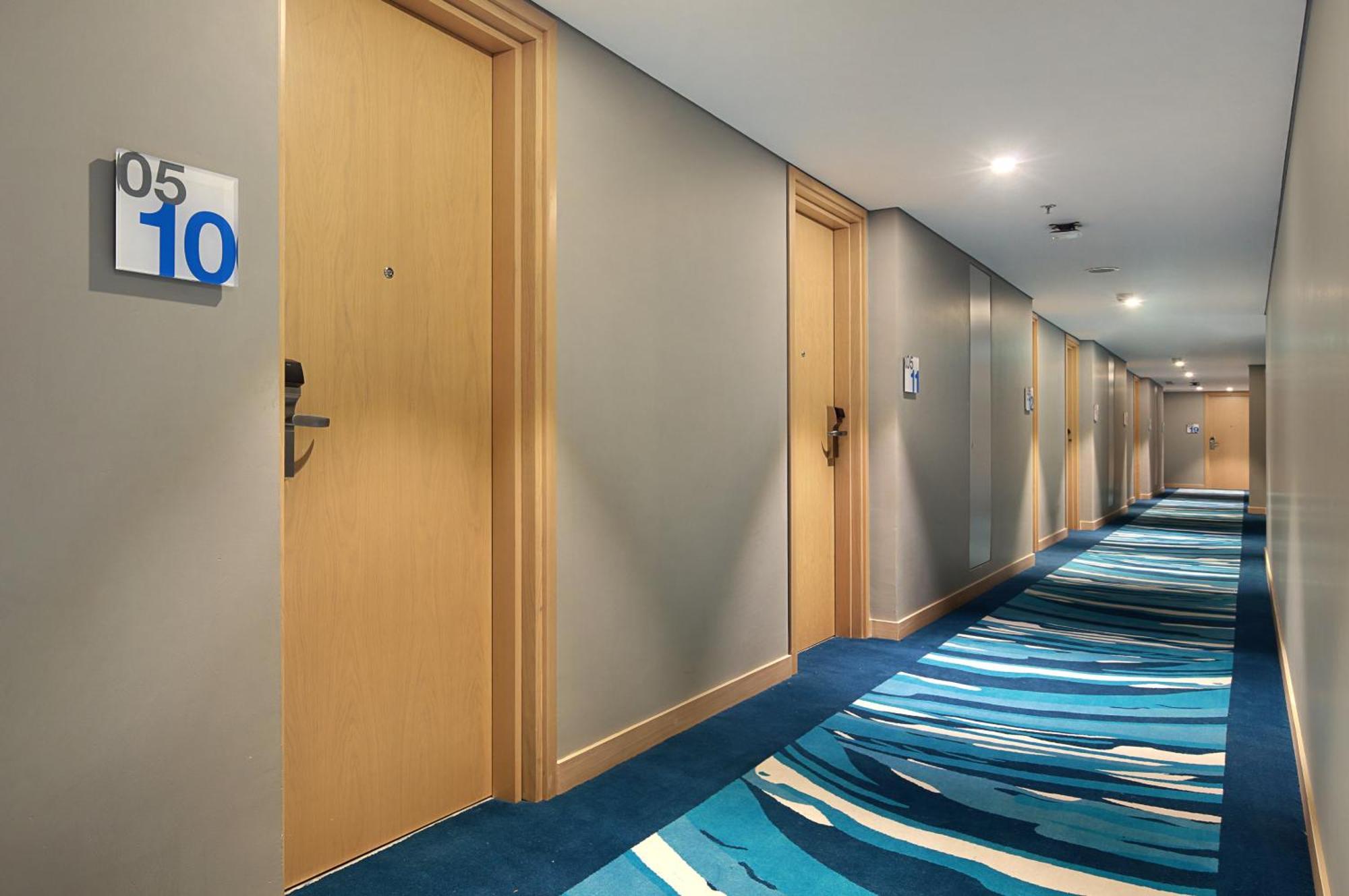 Holiday Inn Express Jakarta Wahid Hasyim By Ihg Eksteriør billede